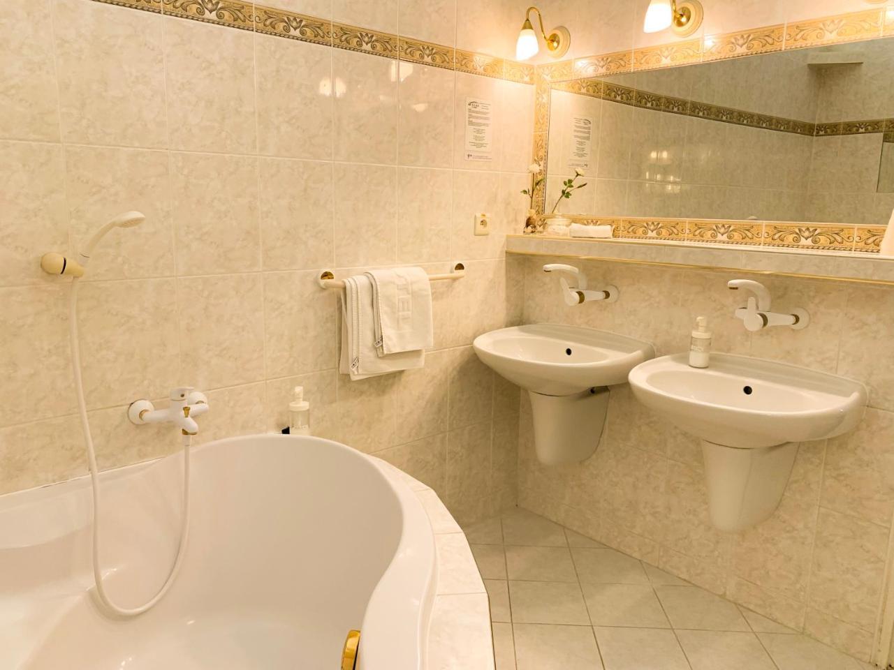 Hotel Arcus Garden Bratislava Dış mekan fotoğraf